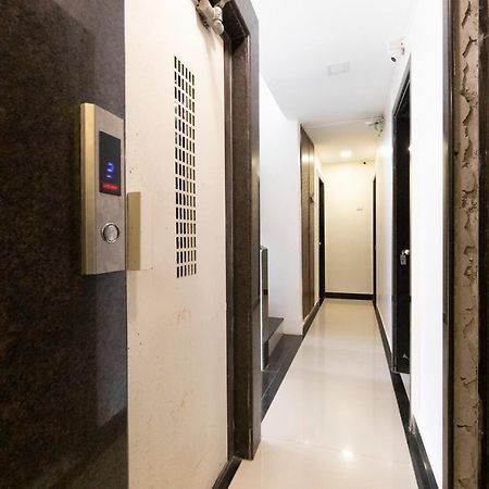 Hotel Girgoan Palace ムンバイ エクステリア 写真